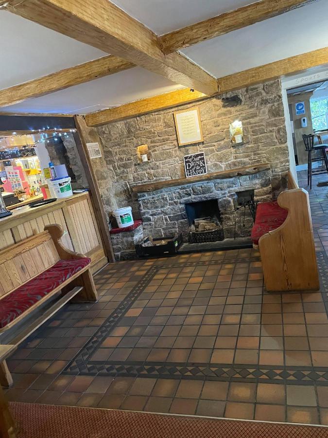 The Glan Yr Afon Inn Holywell  Buitenkant foto