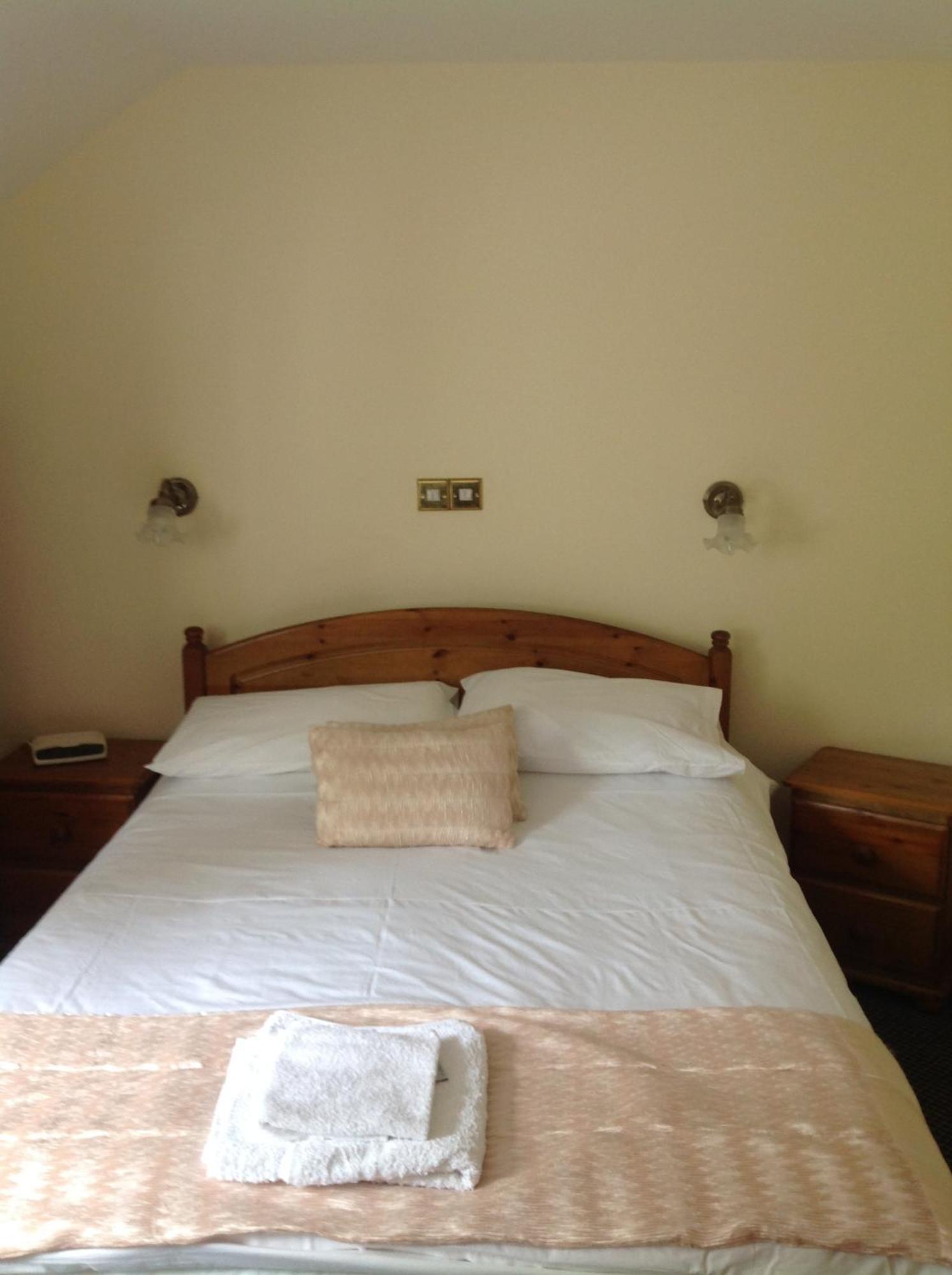 The Glan Yr Afon Inn Holywell  Buitenkant foto